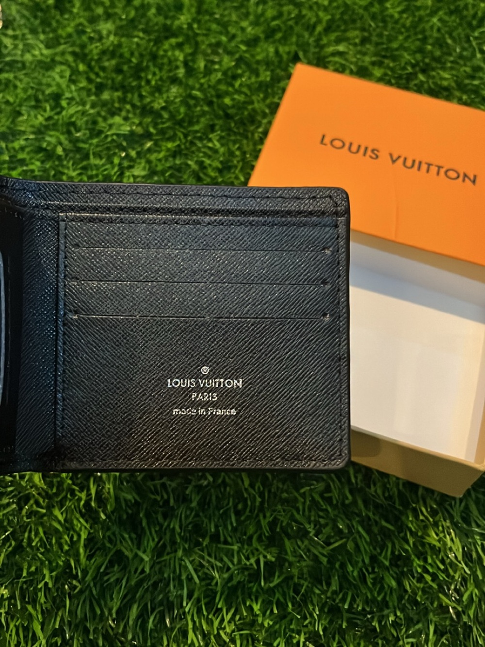 Lv Wallet - Picture 2 of 3